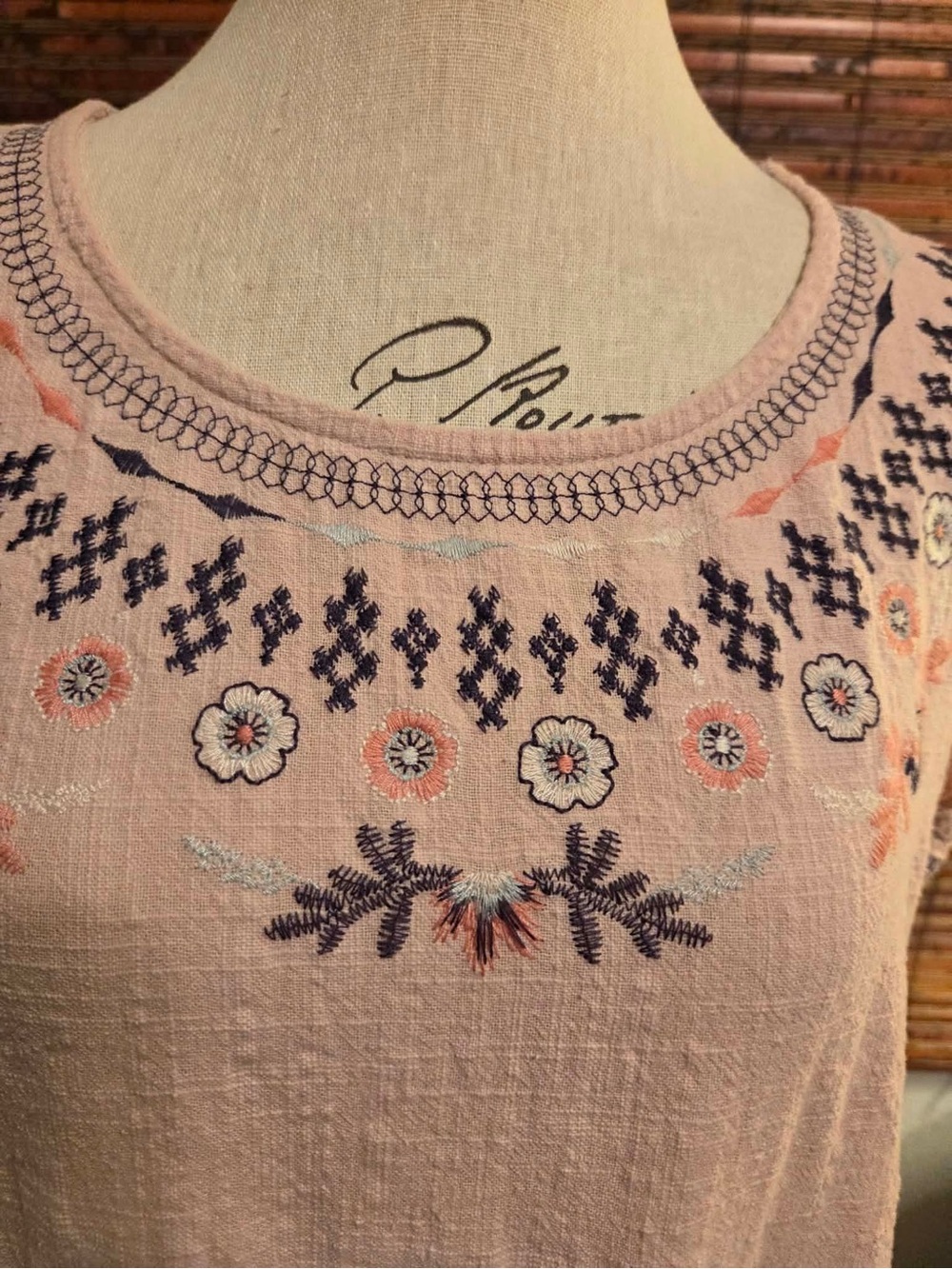Knox Rose Light Peachy Cream Floral Embroidered Top - Picture 5 of 7
